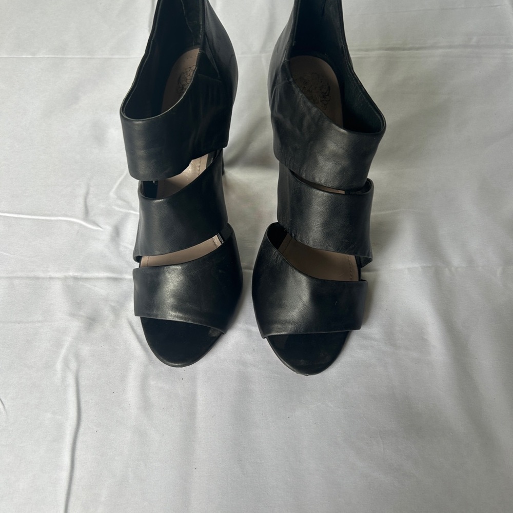 Vince Camuto Black Leather Heels Elegant Design